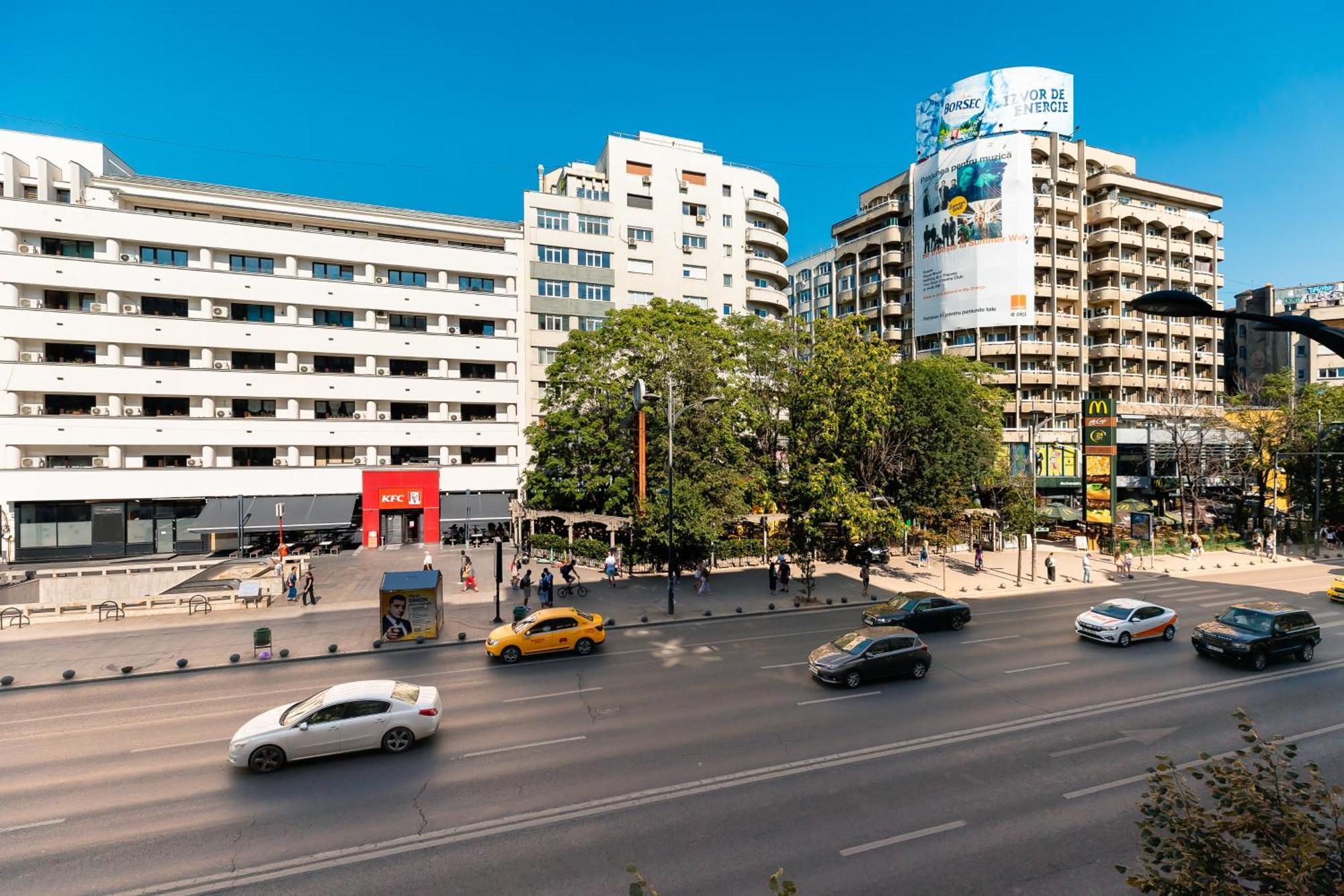 Central Studios In Piata Romana Bukarest Kültér fotó