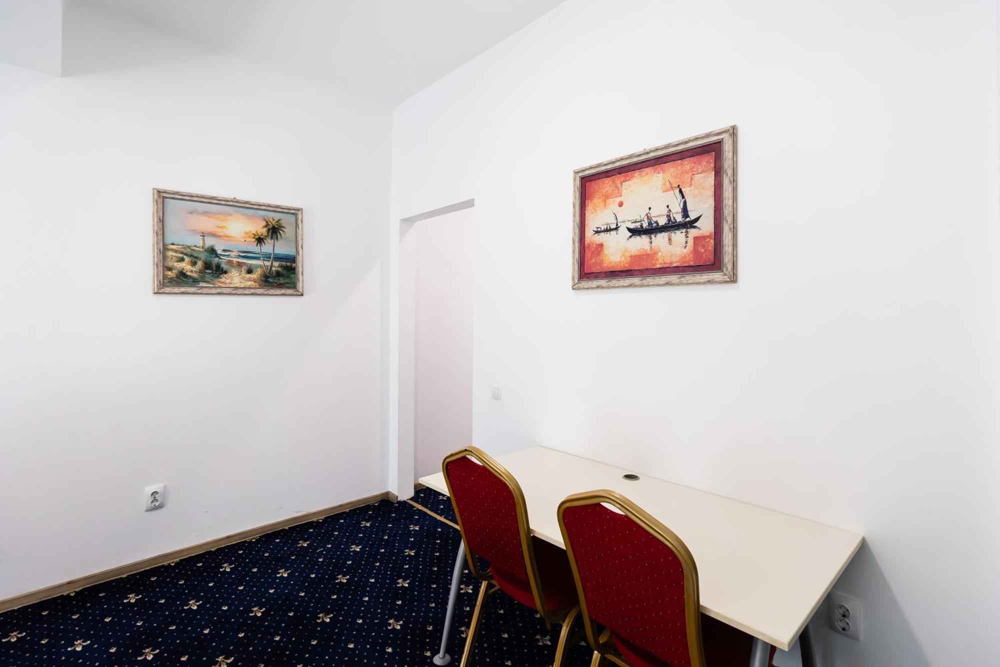 Central Studios In Piata Romana Bukarest Kültér fotó