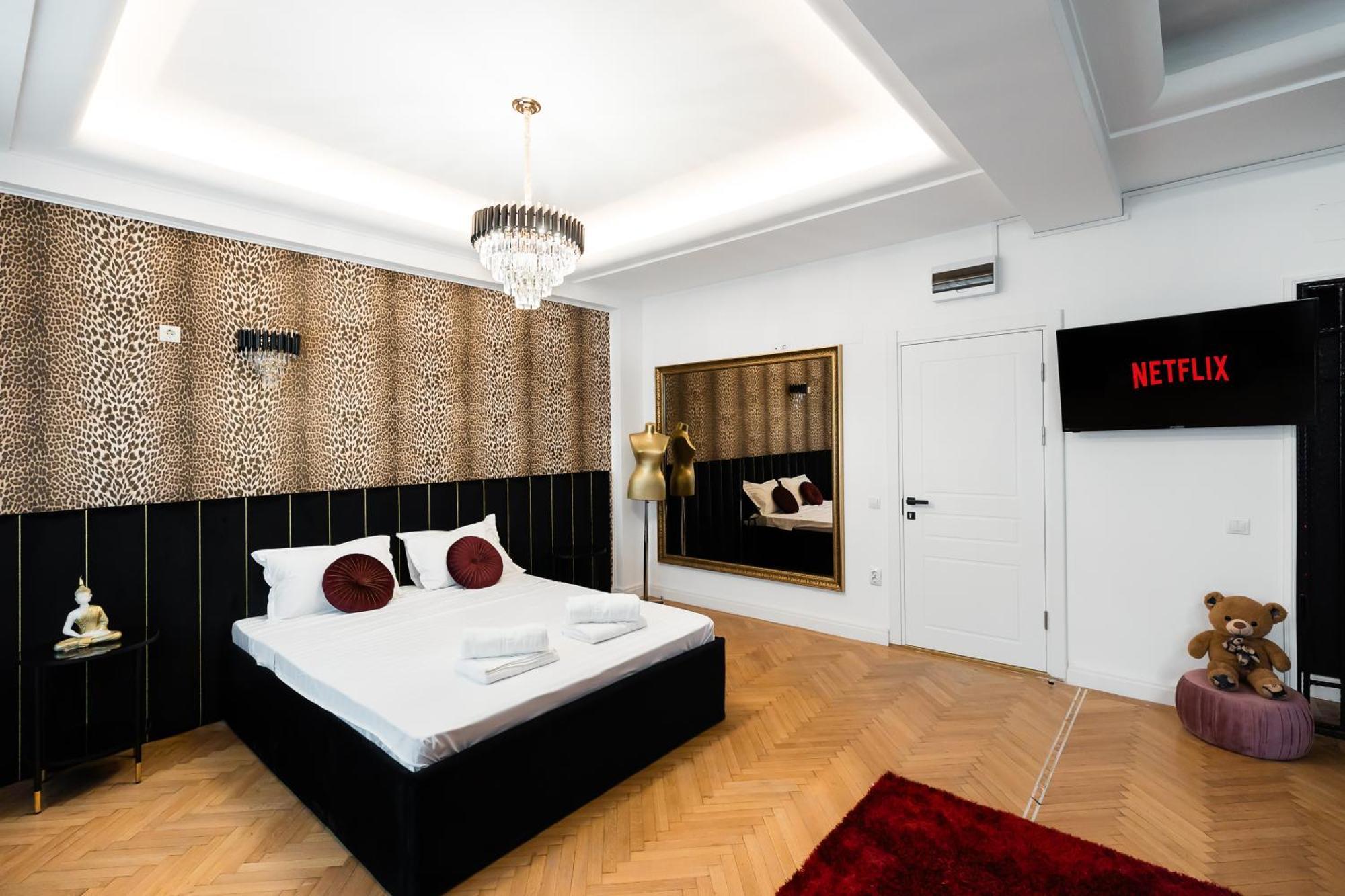 Central Studios In Piata Romana Bukarest Kültér fotó