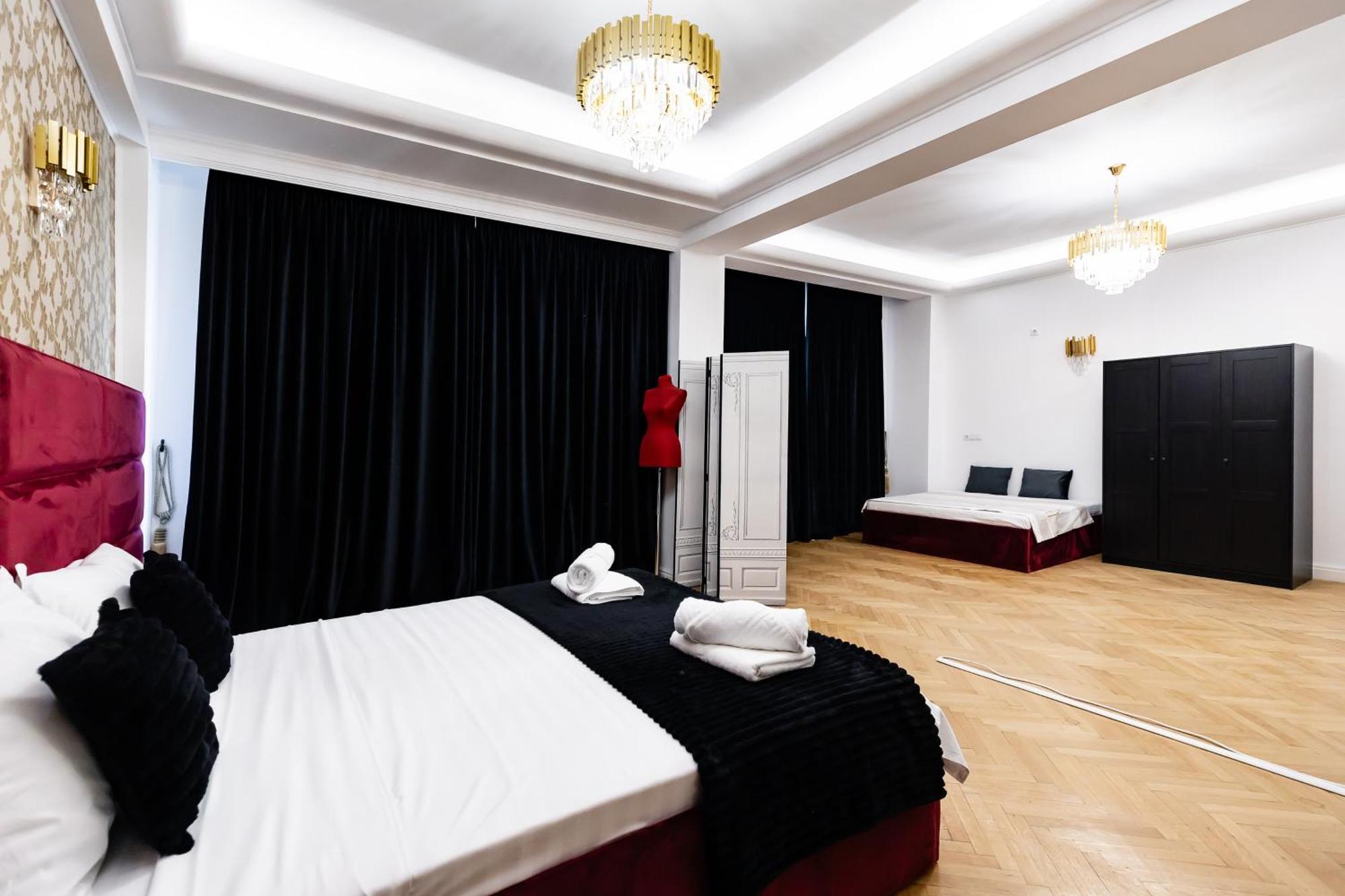 Central Studios In Piata Romana Bukarest Kültér fotó