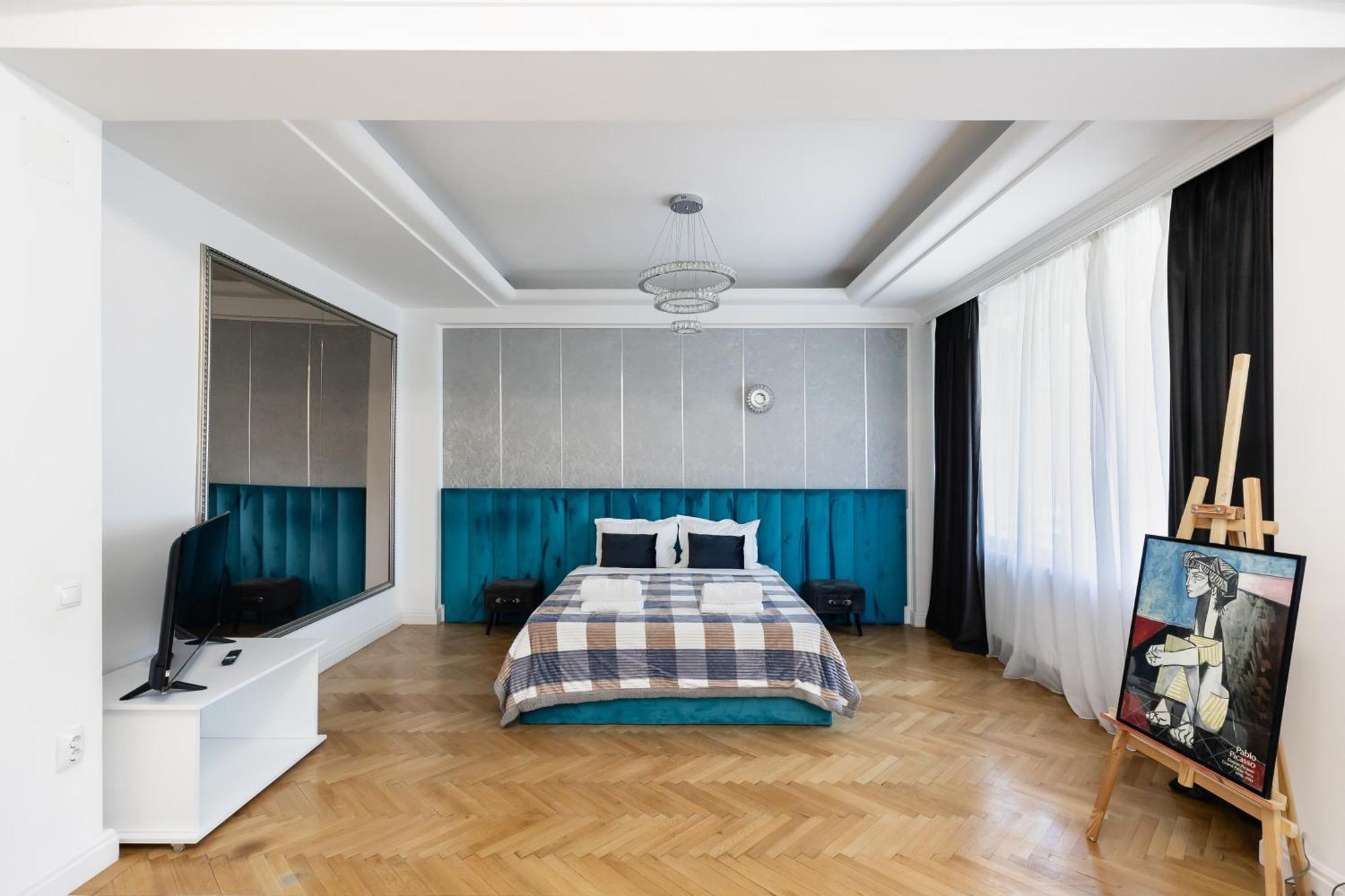 Central Studios In Piata Romana Bukarest Kültér fotó
