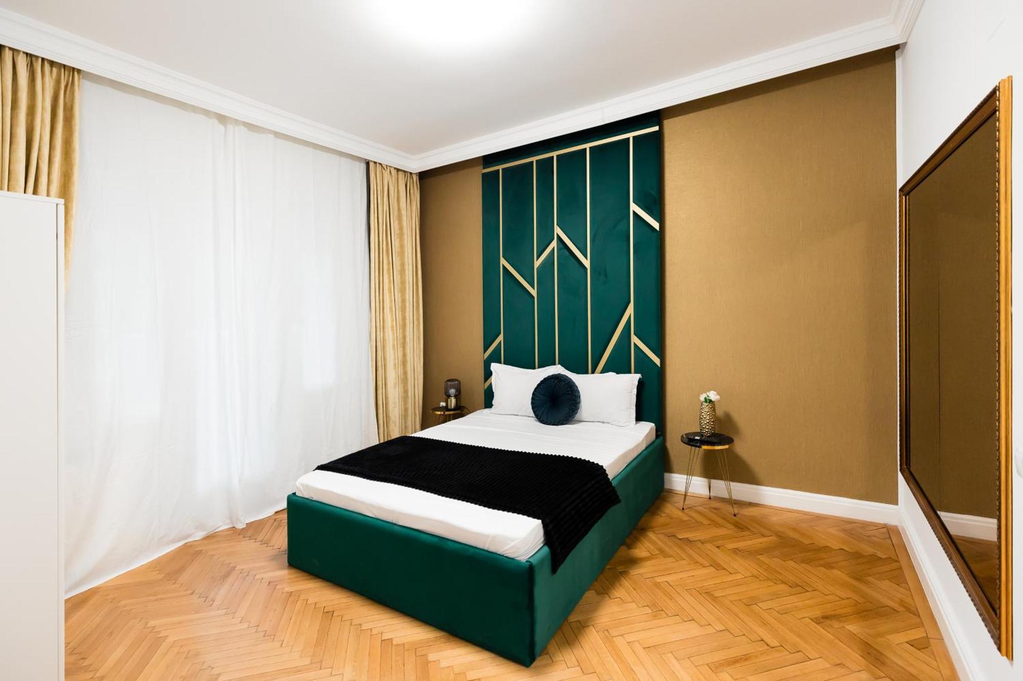 Central Studios In Piata Romana Bukarest Kültér fotó